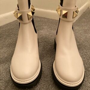 Stylish White Ankle Boots with Studded Accents